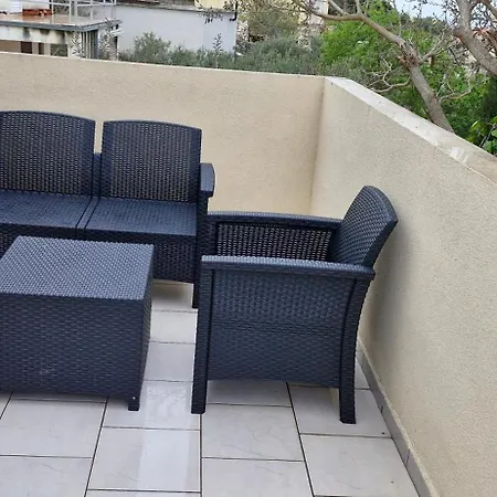 Dina Apartment *