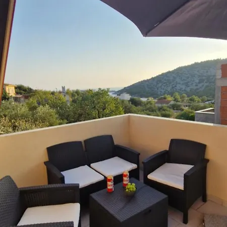 Dina Apartment *